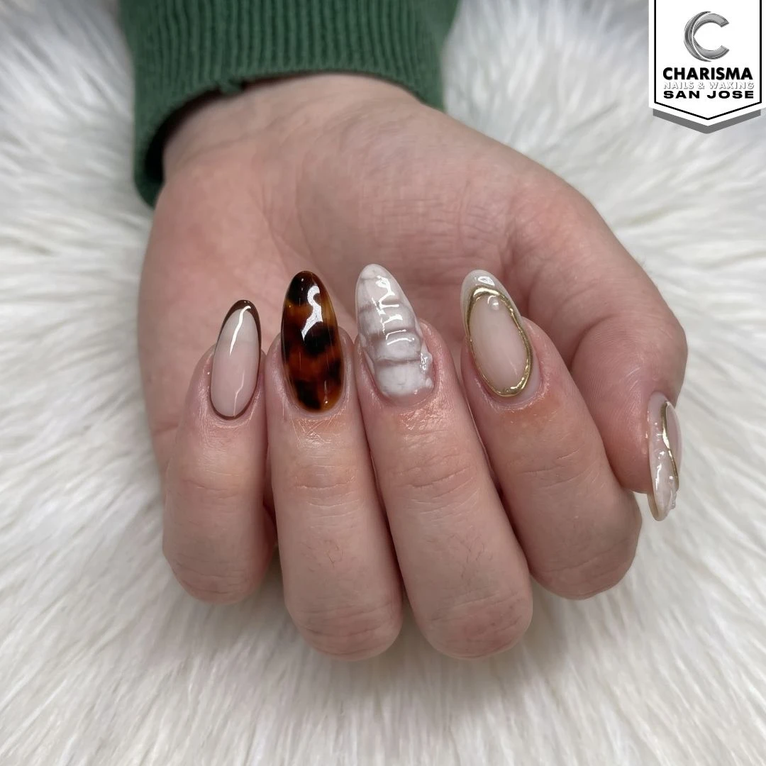 Gel nails art